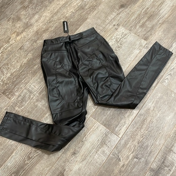 Shape Black Faux Leather Zip Detail Panel Skinny Pants by Pretty Little Thing - Picture 3 of 5